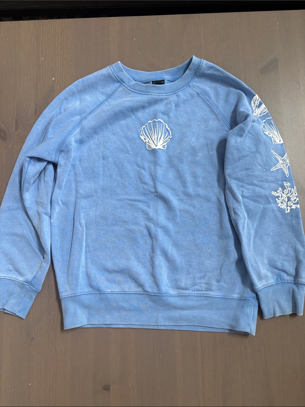 art class Light Blue Crewneck Sweatshirt White Shell and Sea Size L(10/12)